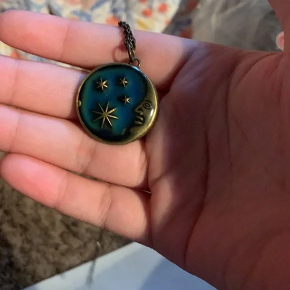 claire’s two necklaces headphones and moon mood - Picture 3 of 3